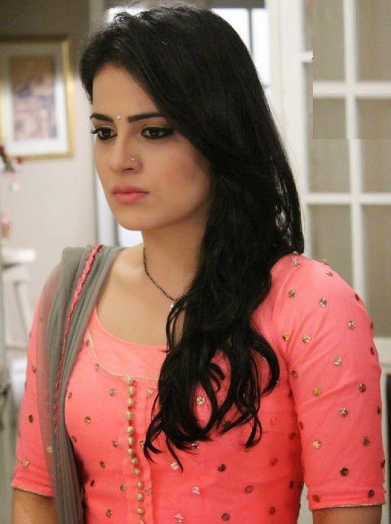 Радхика мадан. Radhika Madan. Radhika Madan Ishani. Индийский актриса Радхика Мадан.