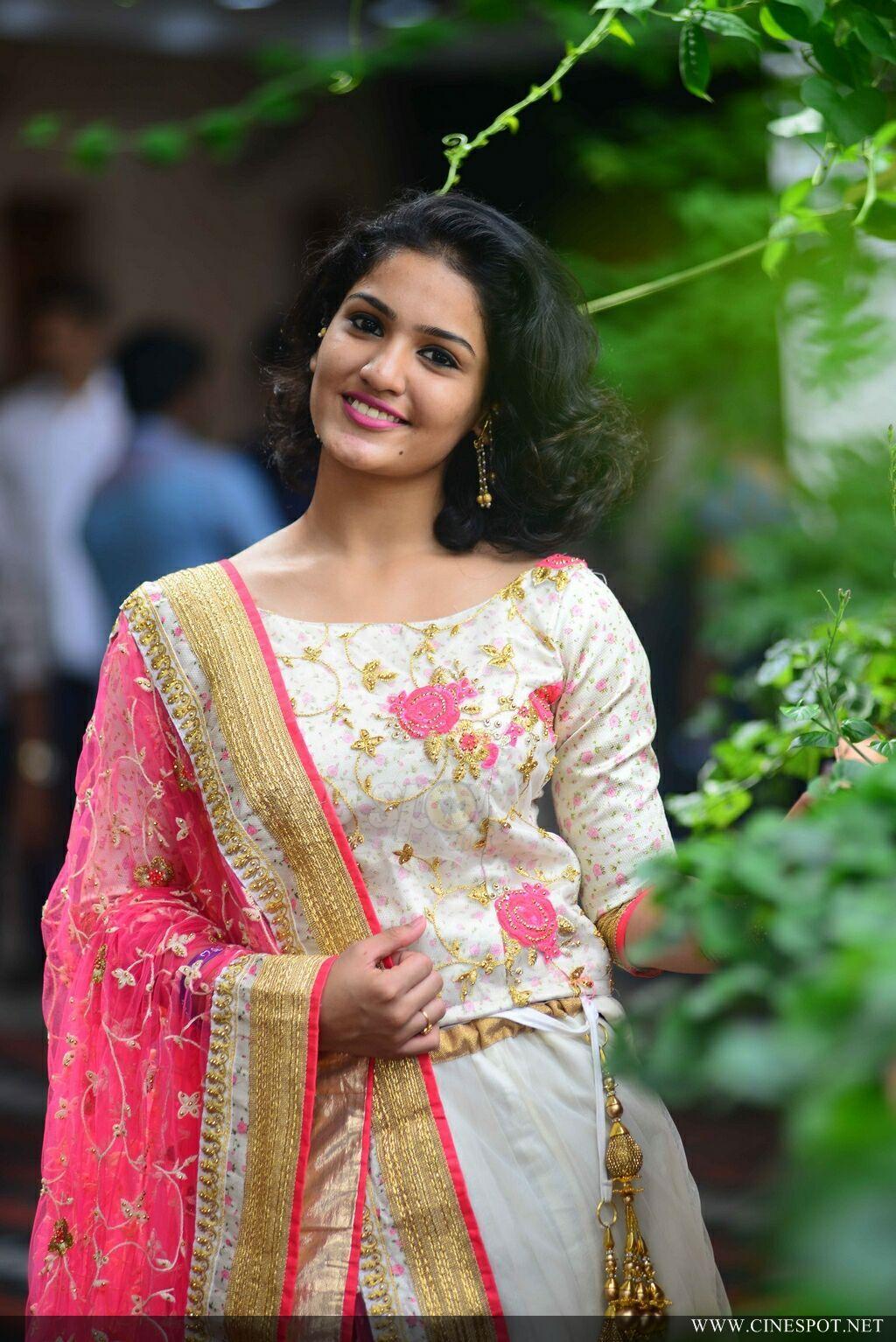 1024x1534 Saniya Iyappan (3)