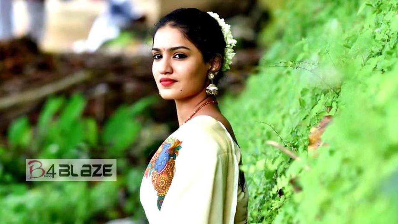 1280x720 Saniya Iyappan Biography, Age, Height, Weight, Filmography, Awards