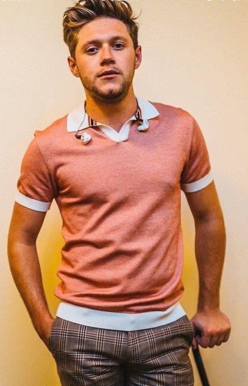 823x1280 Image about wallpaper in Niall Horan ♥
