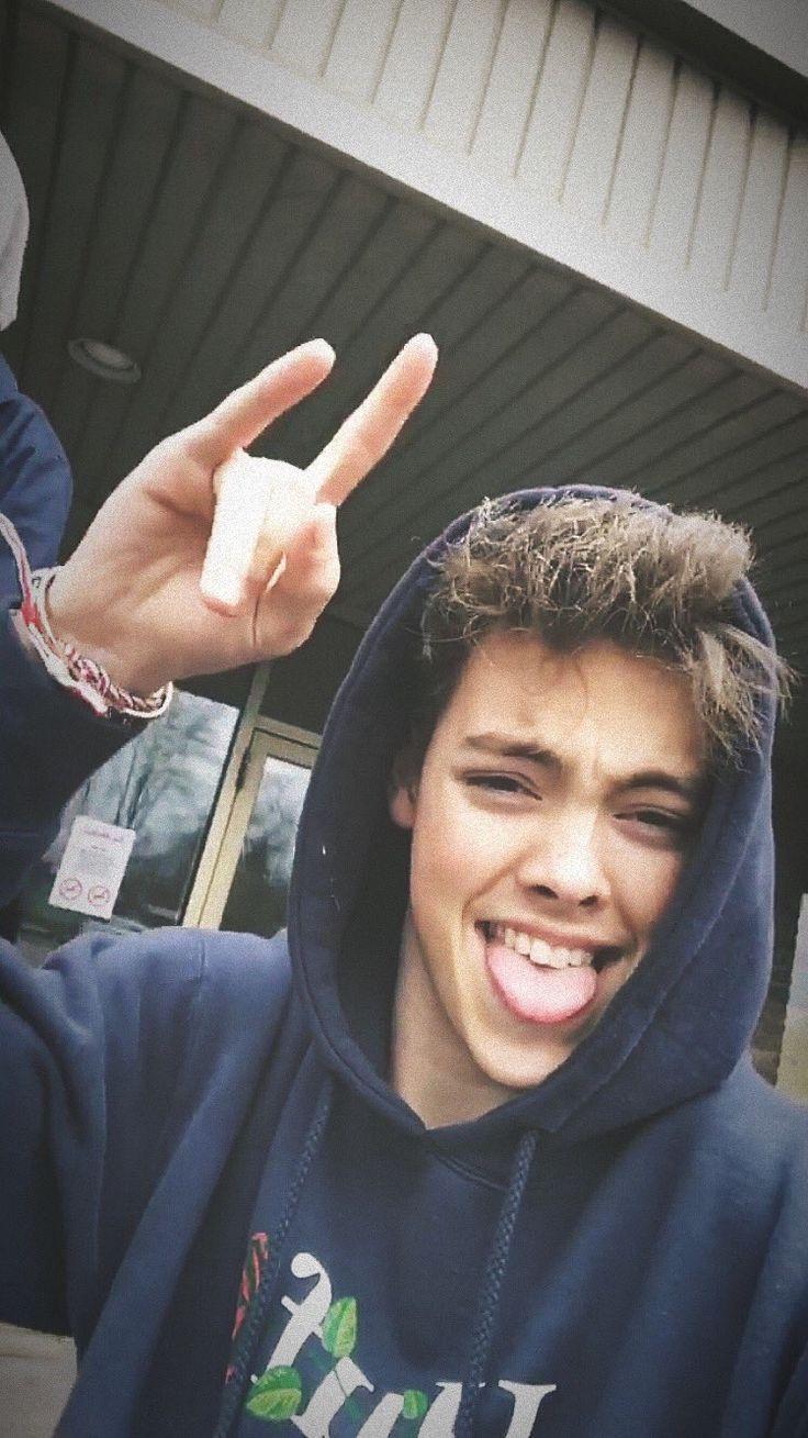 736x1309 Zach Herron Wallpaper