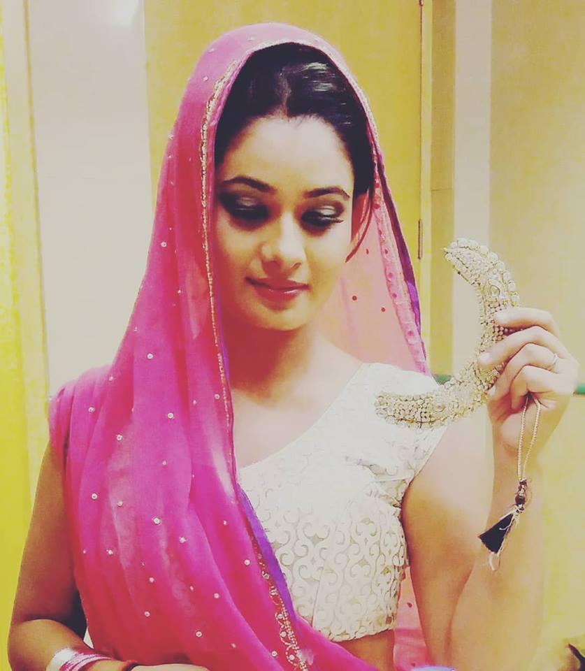 837x960 Latest photo of Bhojpuri actress Ritu Singh, hot image wallpaper