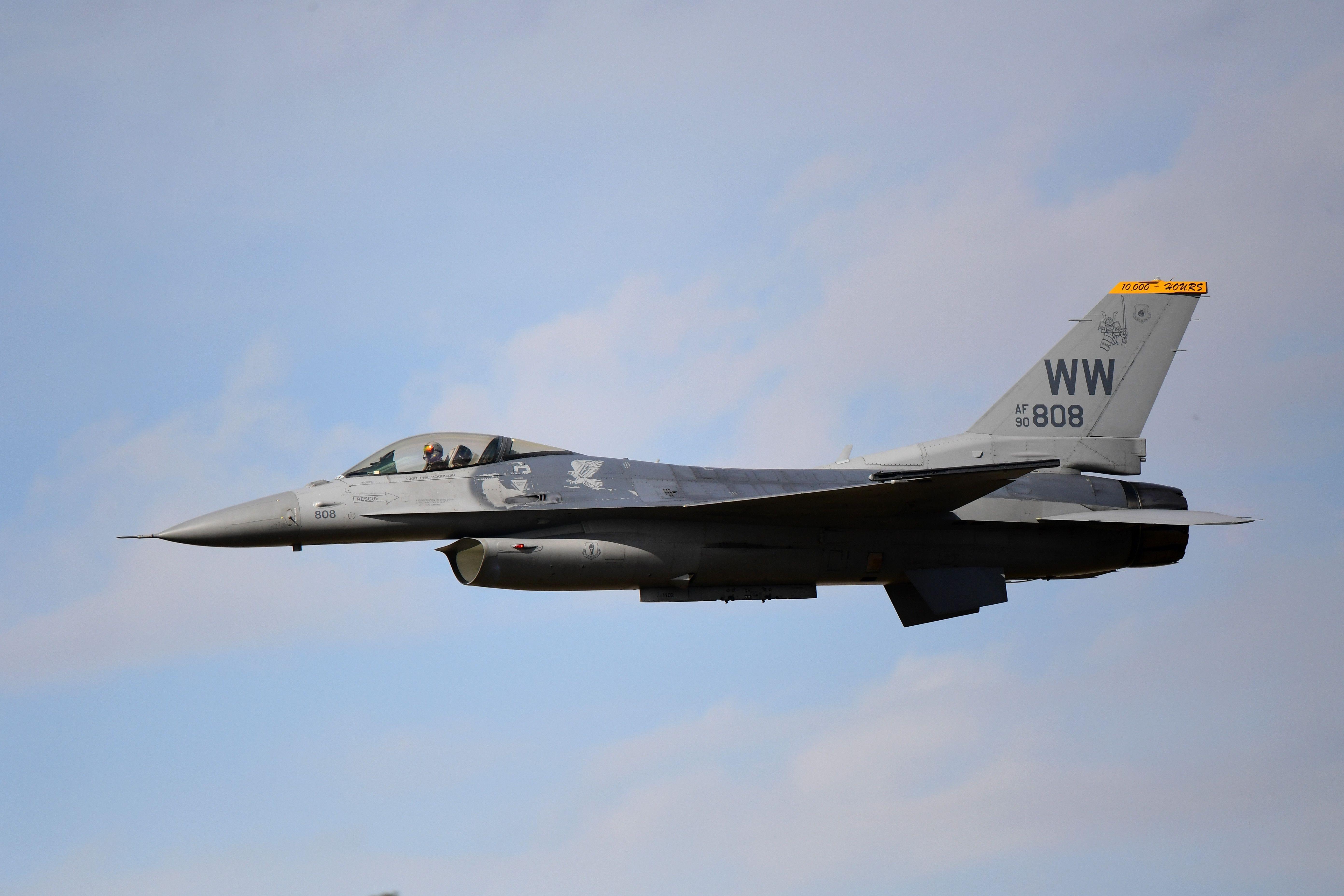 5568x3712 Wallpaper Of Aircraft, General Dynamics F 16 Fighting Falcon