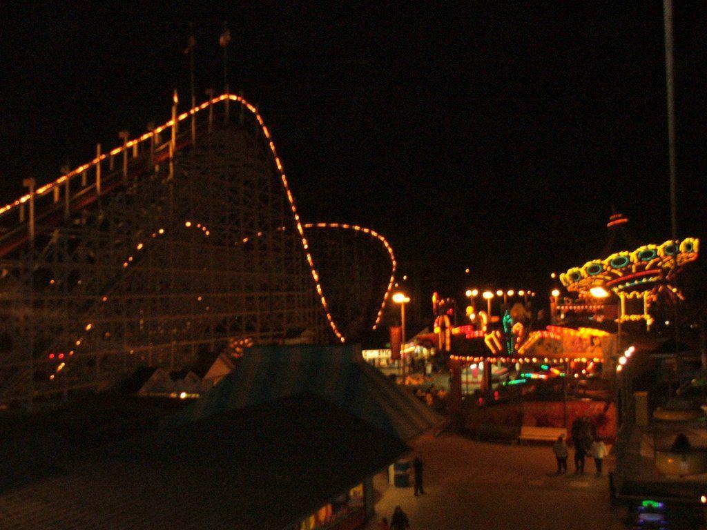 1024x768 Santa Cruz Beach Boardwalk At Night, Skyride 8 23 2009