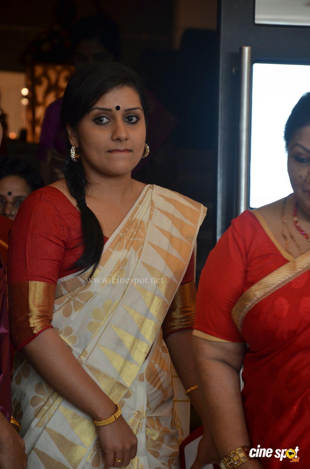 1024x1546 Sarayu Malayalam actress Image (7)