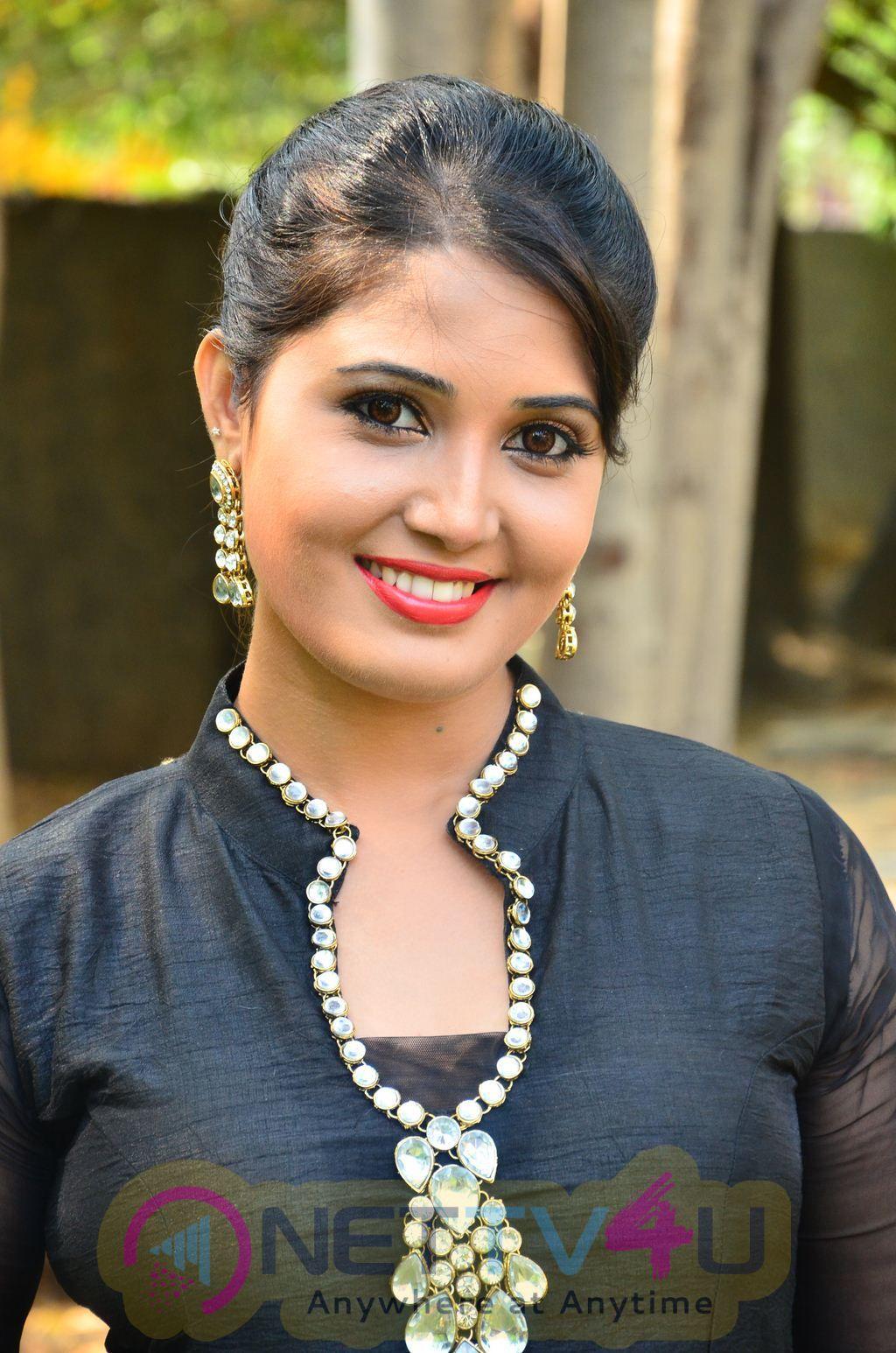 1024x1546 Sandra Amy Malayalam Actress Photo. Galleries & HD Image