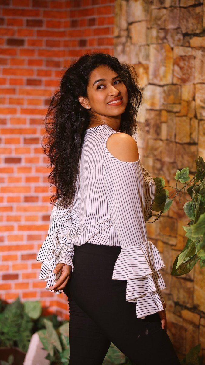 675x1200 Meesha Ghoshal (aka) Misha Ghoshal photo stills & image