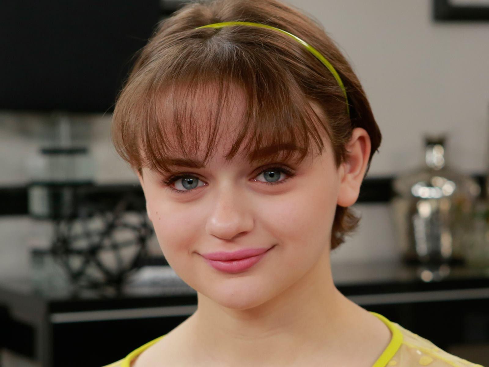 1600x1200 Actress Joey King Wallpaper