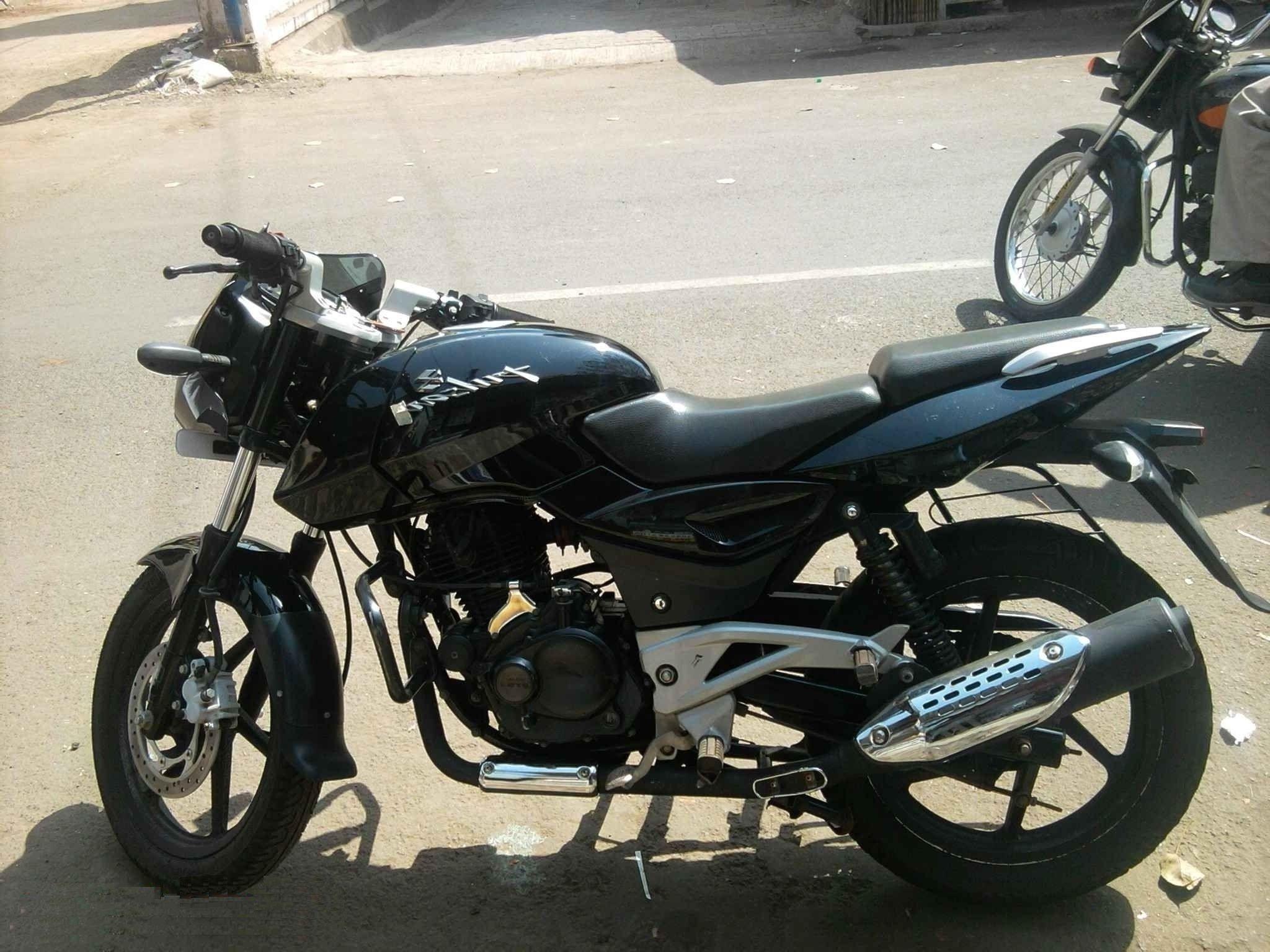 2048x1536 Bajaj Pulsar 180 Bike High Quality Wallpaper, HD