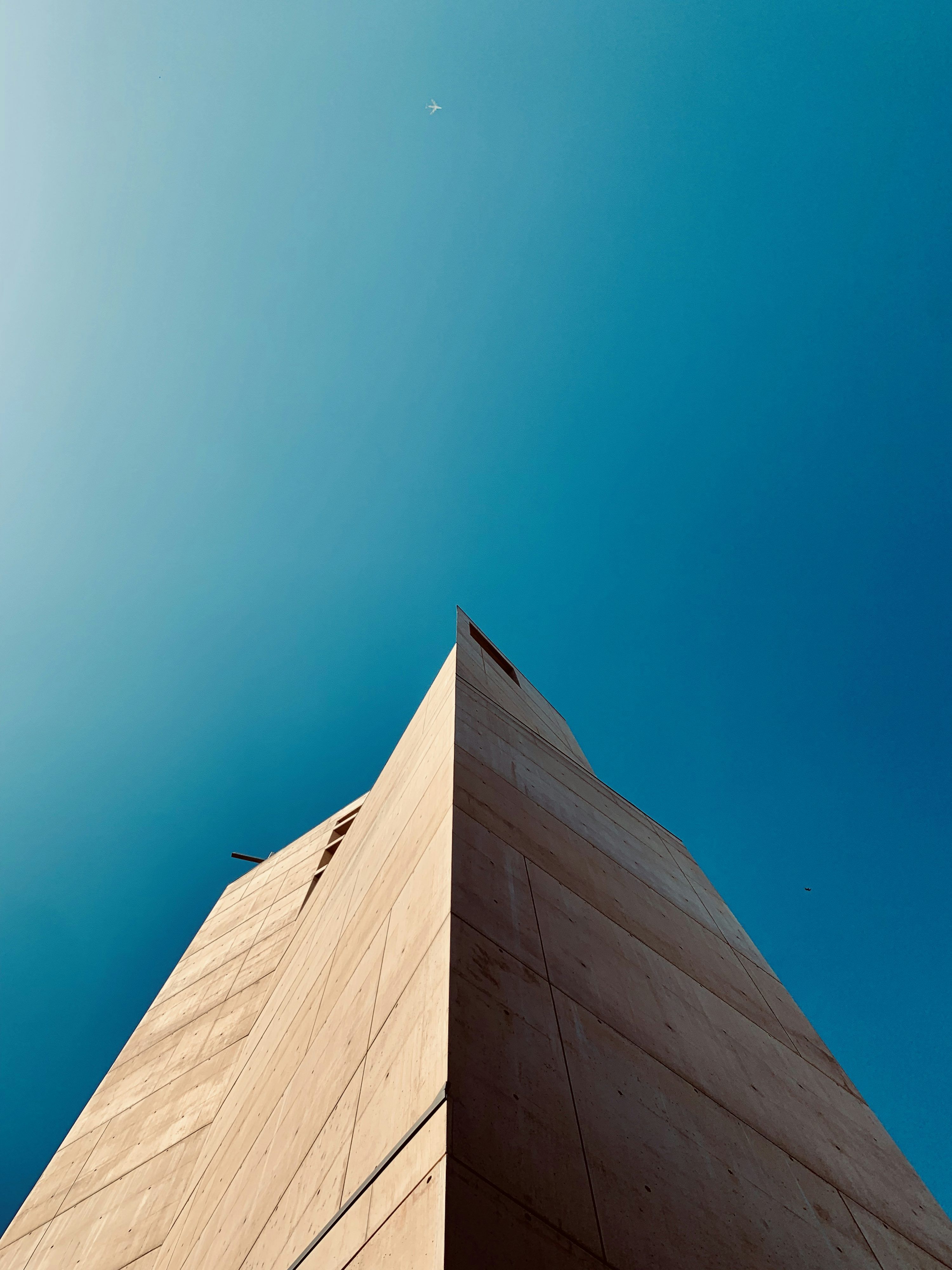 3000x4000 Low Angle Photography Of Brown Building Photo