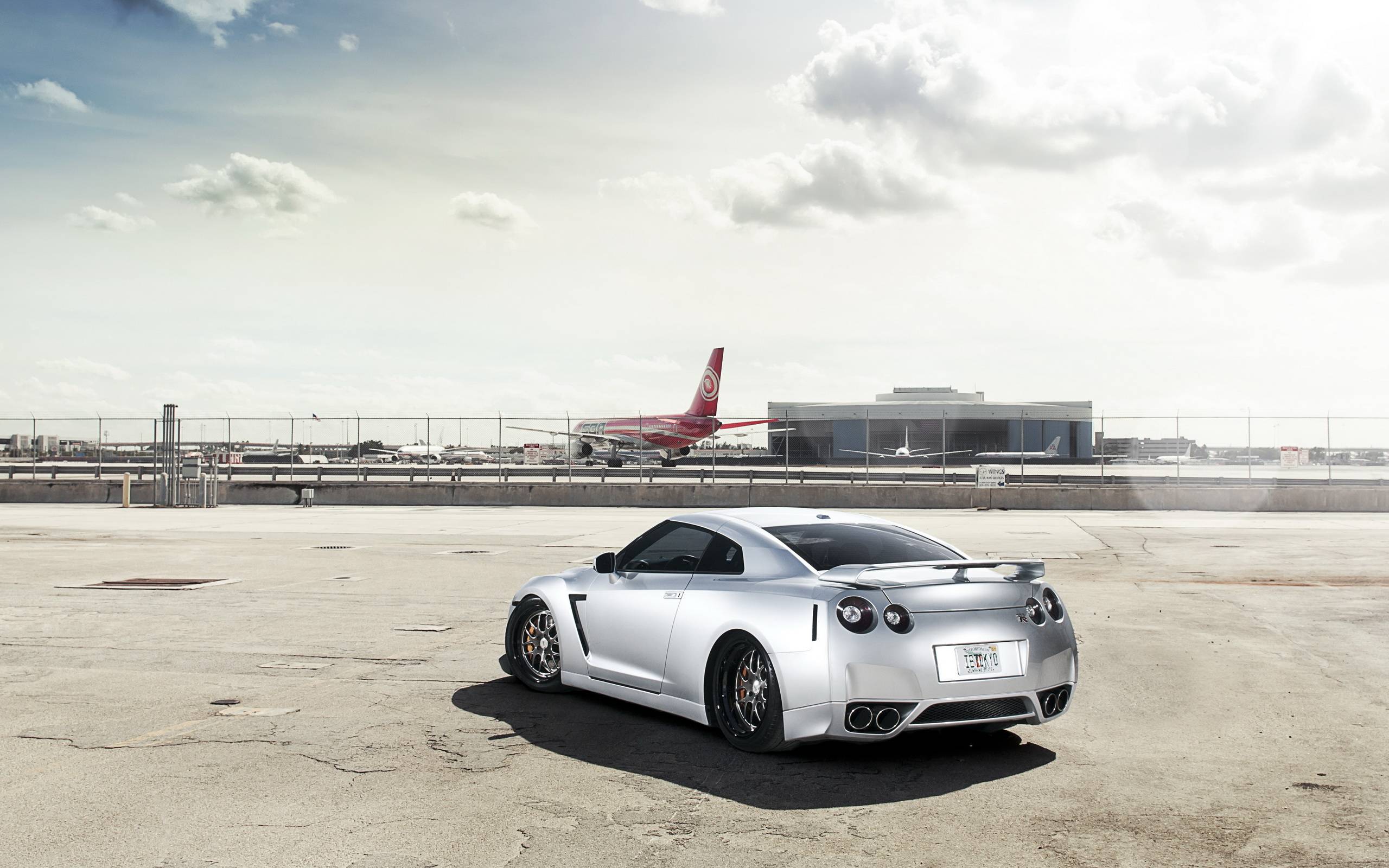 2560x1600 Nissan GTR R35 Wallpaper