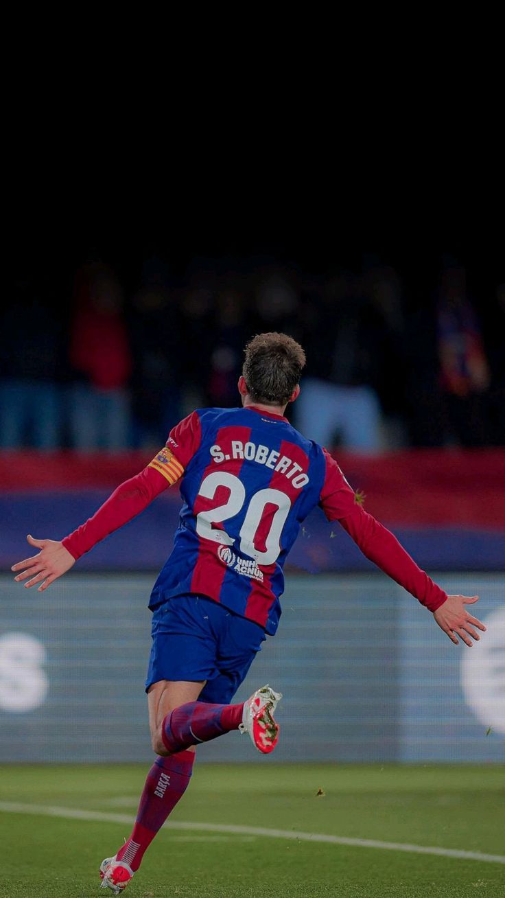 736x1308 Sergi Roberto