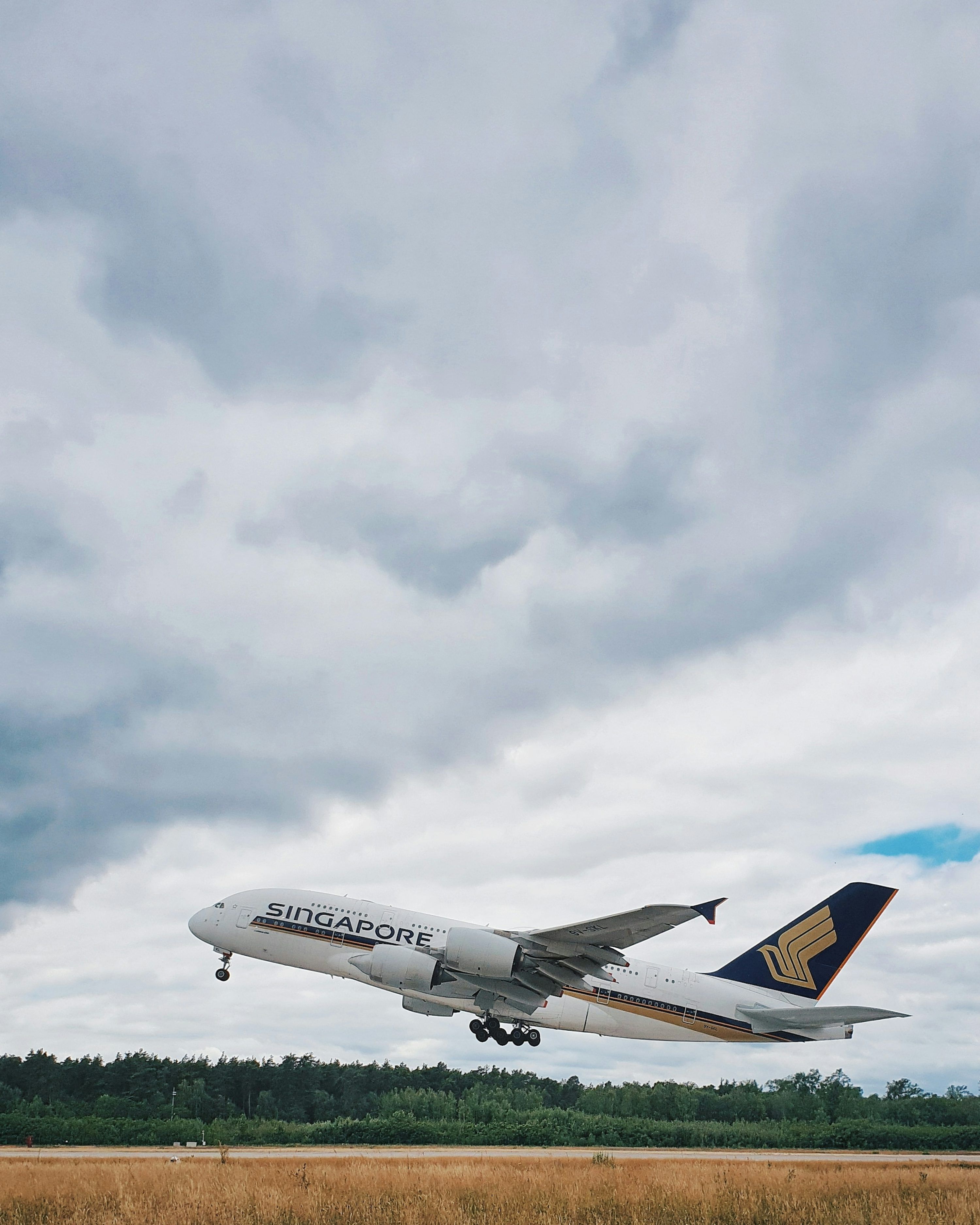 3000x3750 Plane Takeoff Picture. Download Free Image