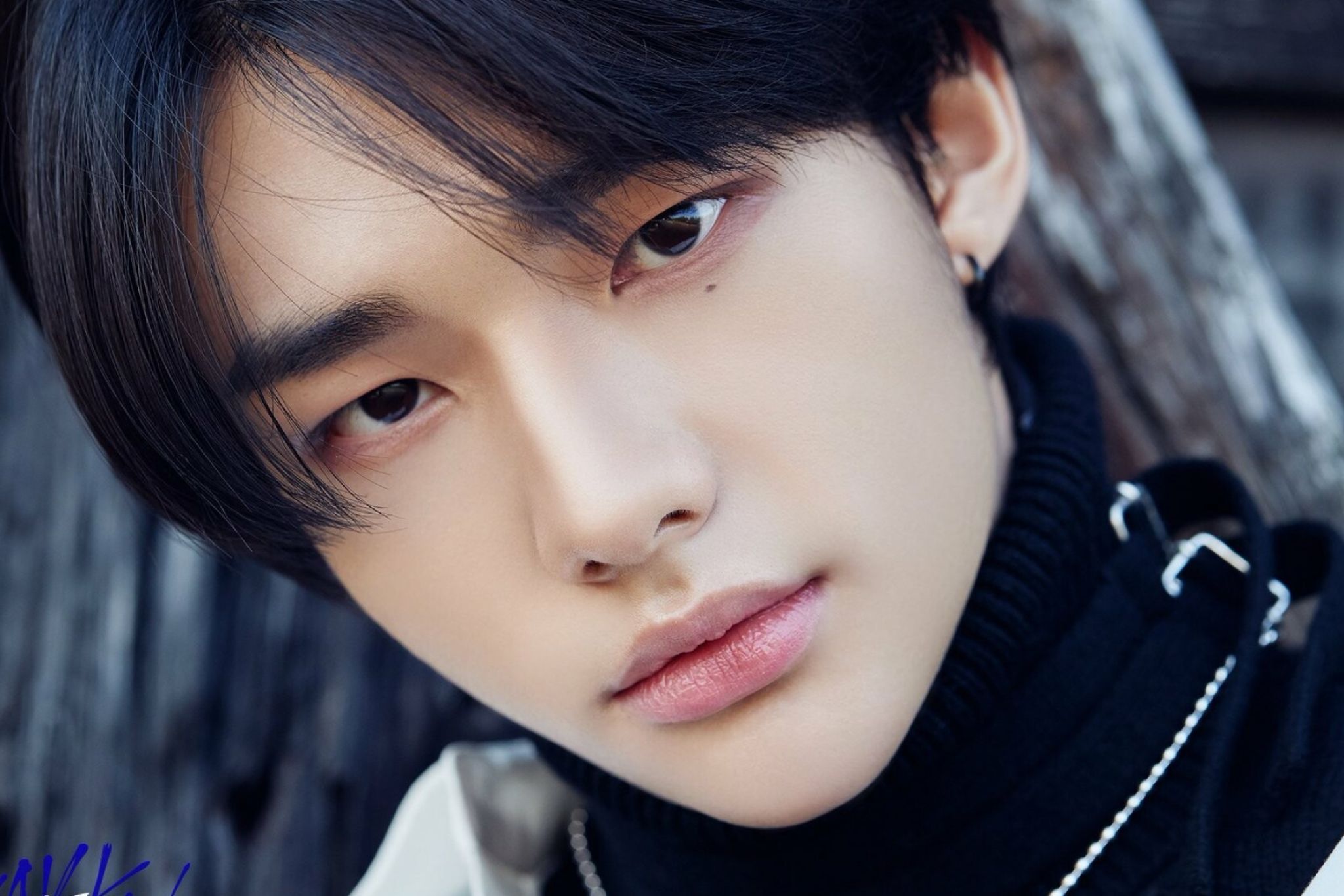 2048x1366 Hyunjin (Stray Kids) Wallpaper