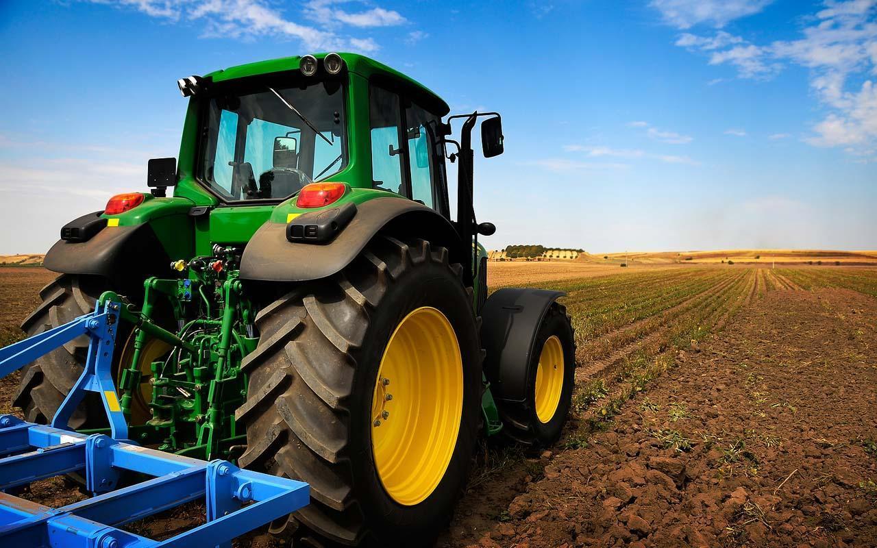 1280x800 3D Farm Tractor for Android