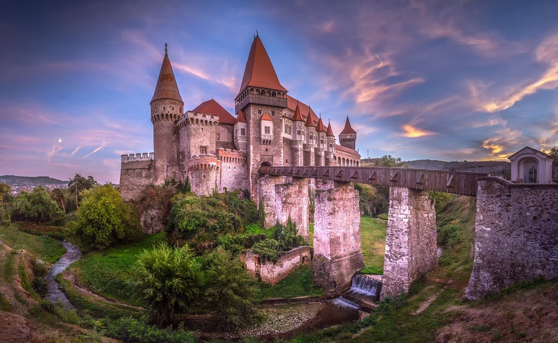 1920x1182 Bran Castle, castle, outdoors, building, Romania, river, HD Wallpaper