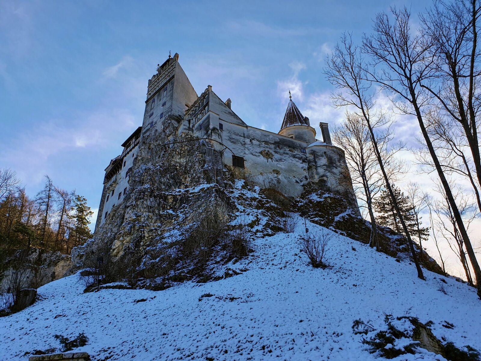 1600x1200 Visit Bran Castle in Romania
