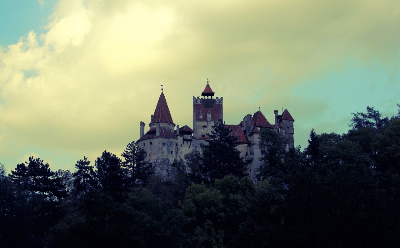1280x795 Touring Dracula's Bran Castle