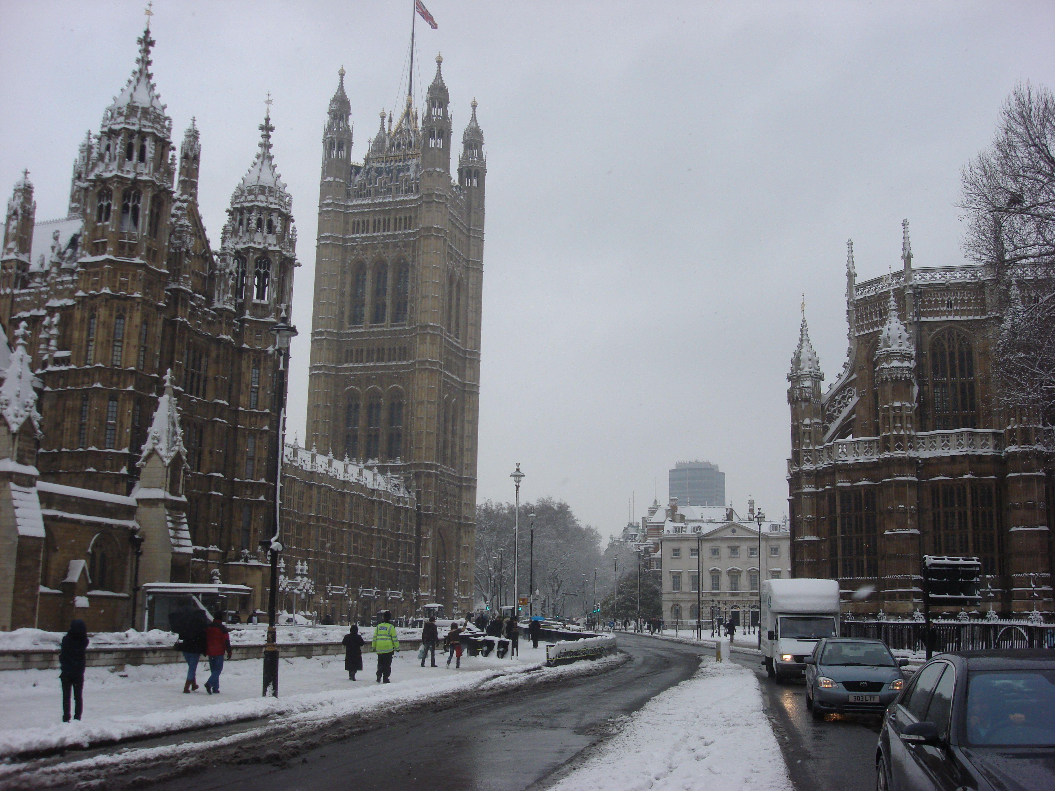 London Snow Wallpapers Top Free London Snow Backgrounds Wallpaperaccess