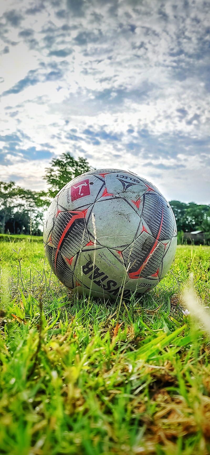 800x1735 Football, ball, balls, frases, football, green, hazard, pique, player, real, HD phone wallpaper