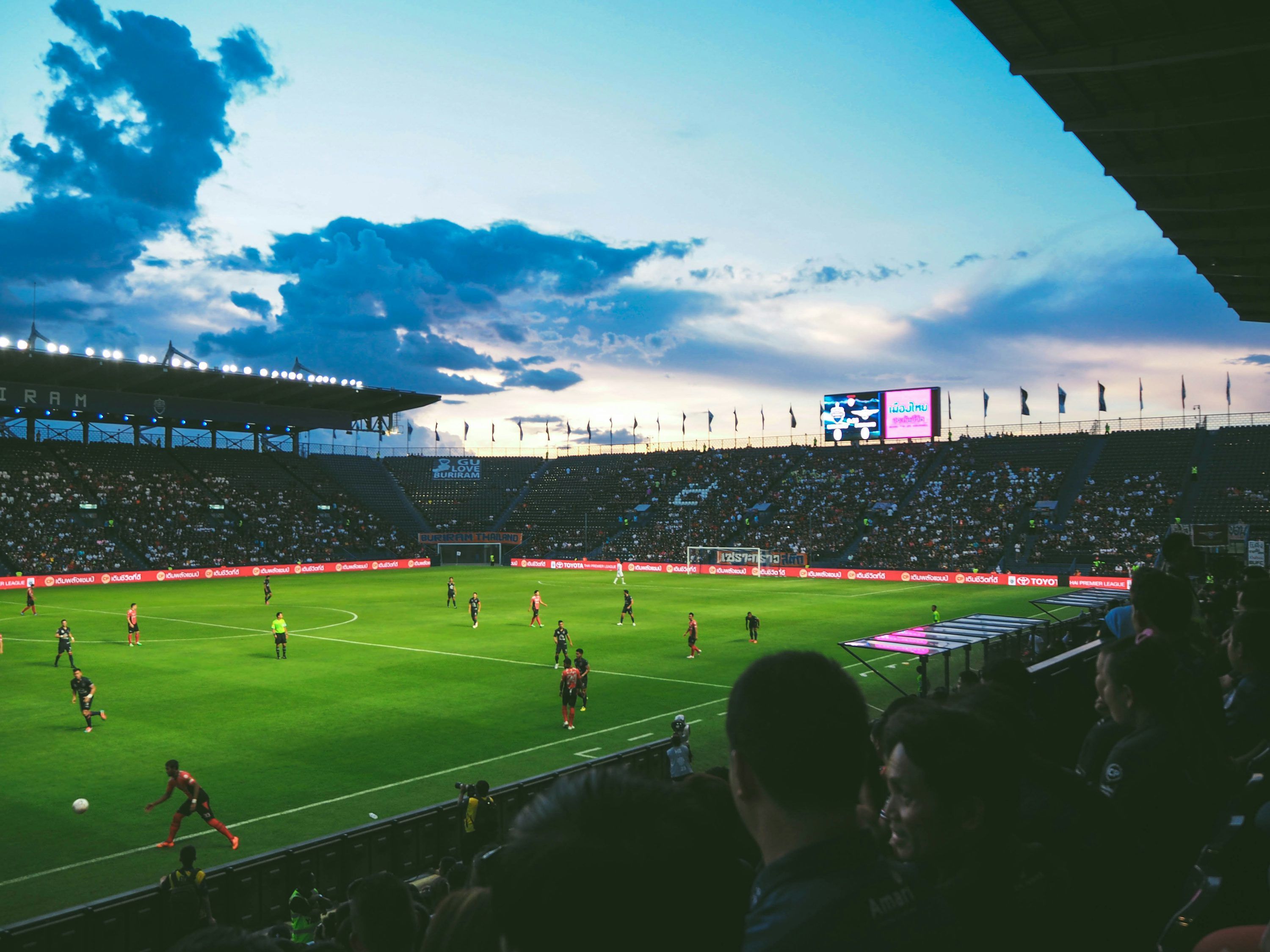 3000x2250 Football Wallpaper: Free HD Download [4K]