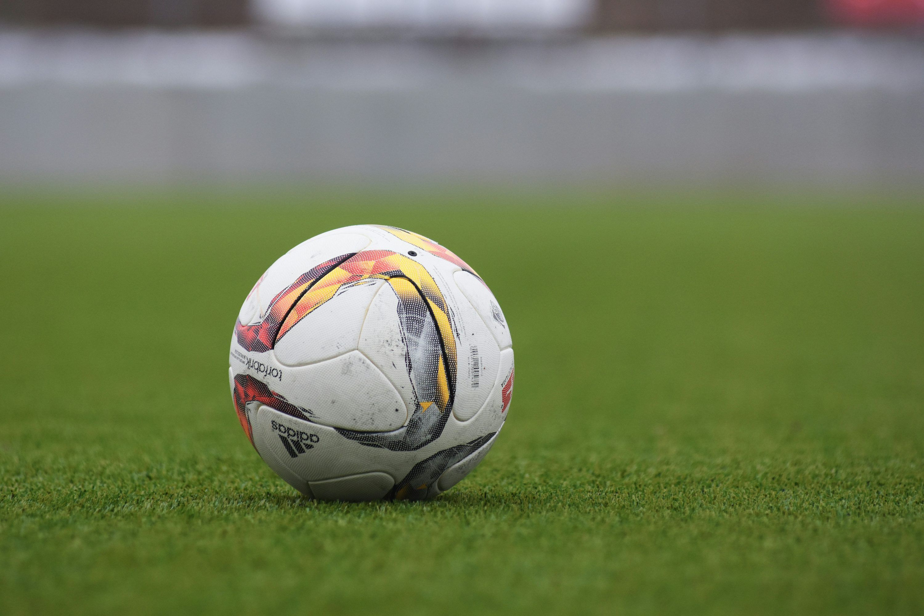 3000x2000 Football Wallpaper: Free HD Download [4K]