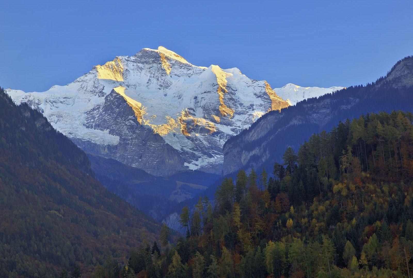 1600x1080 Download Wallpaper Jungfrau, Interlaken, Switzerland 1920x1080