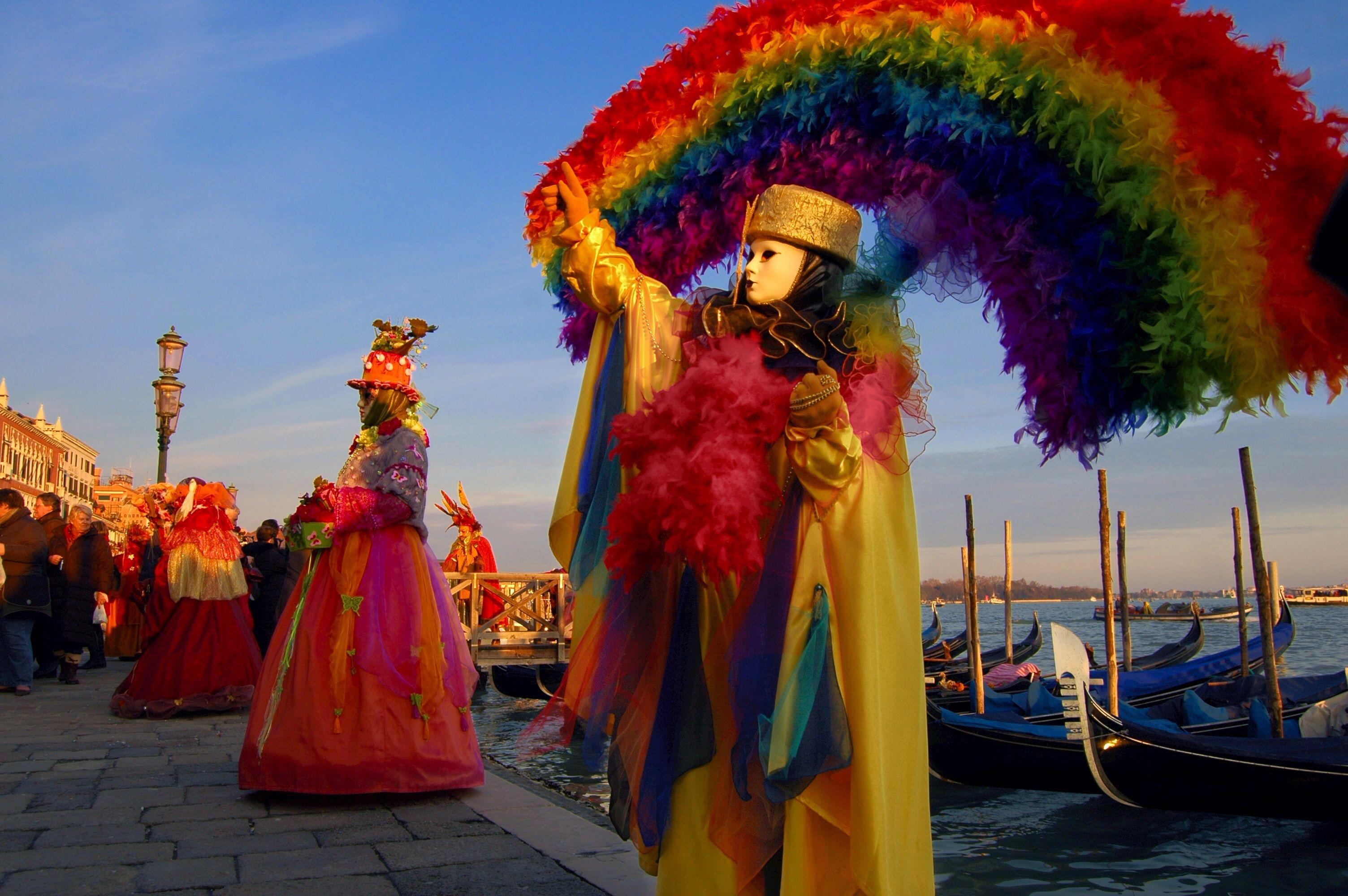 3008x2000 Carnival in Venice: The theatre brought to life