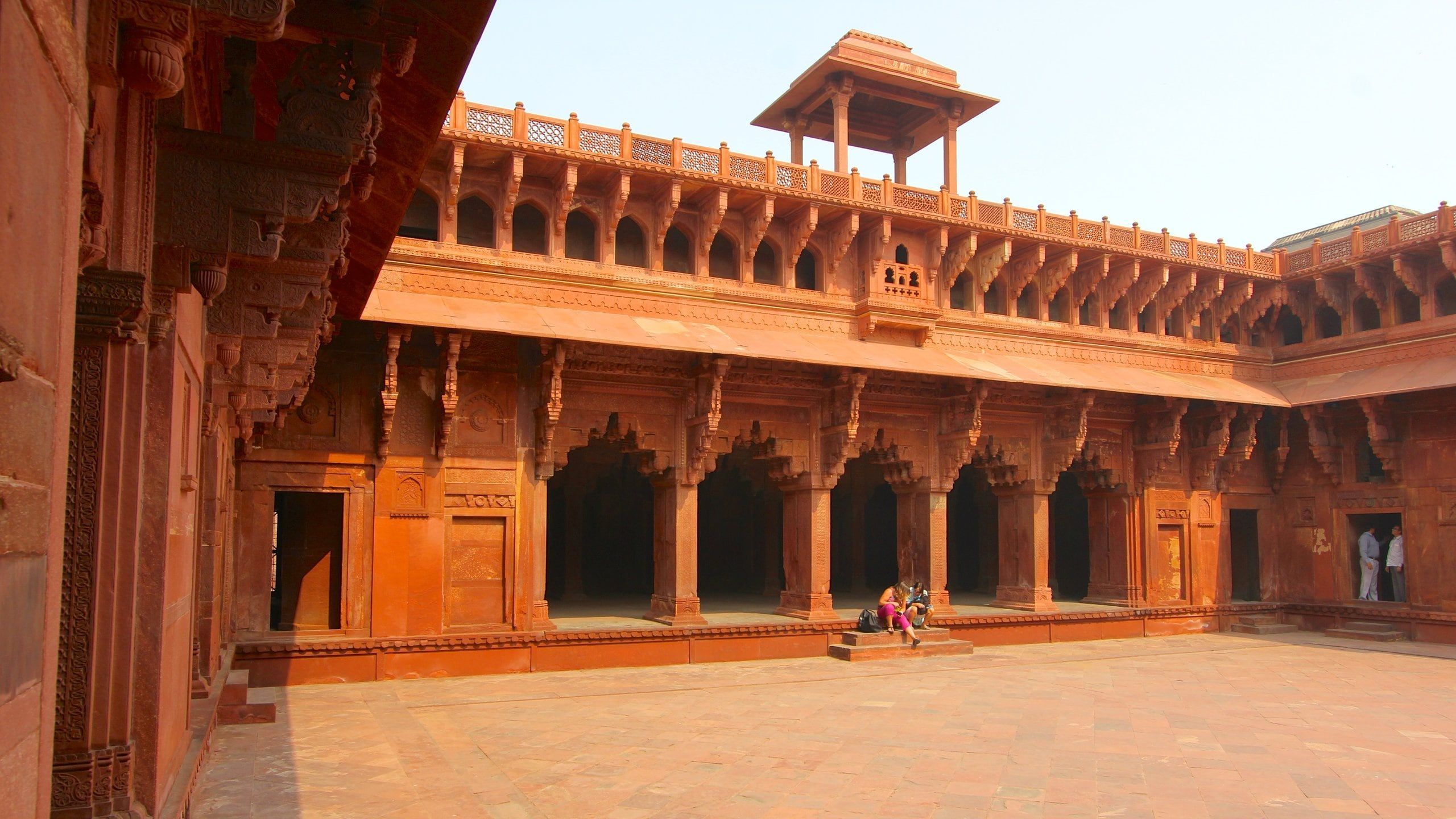 2560x1440 Agra Fort Tours