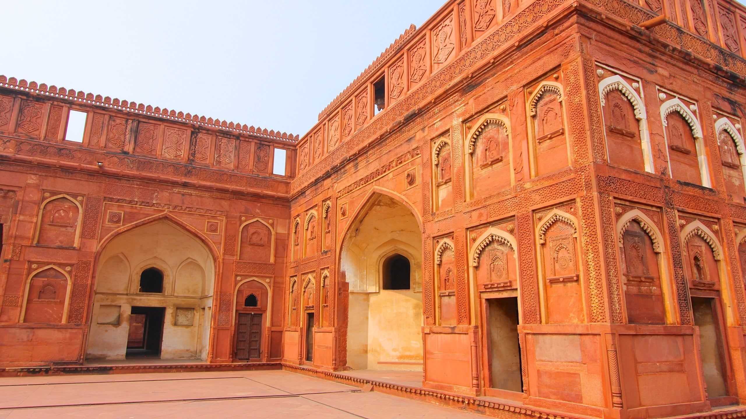 2560x1440 Agra Fort Tours