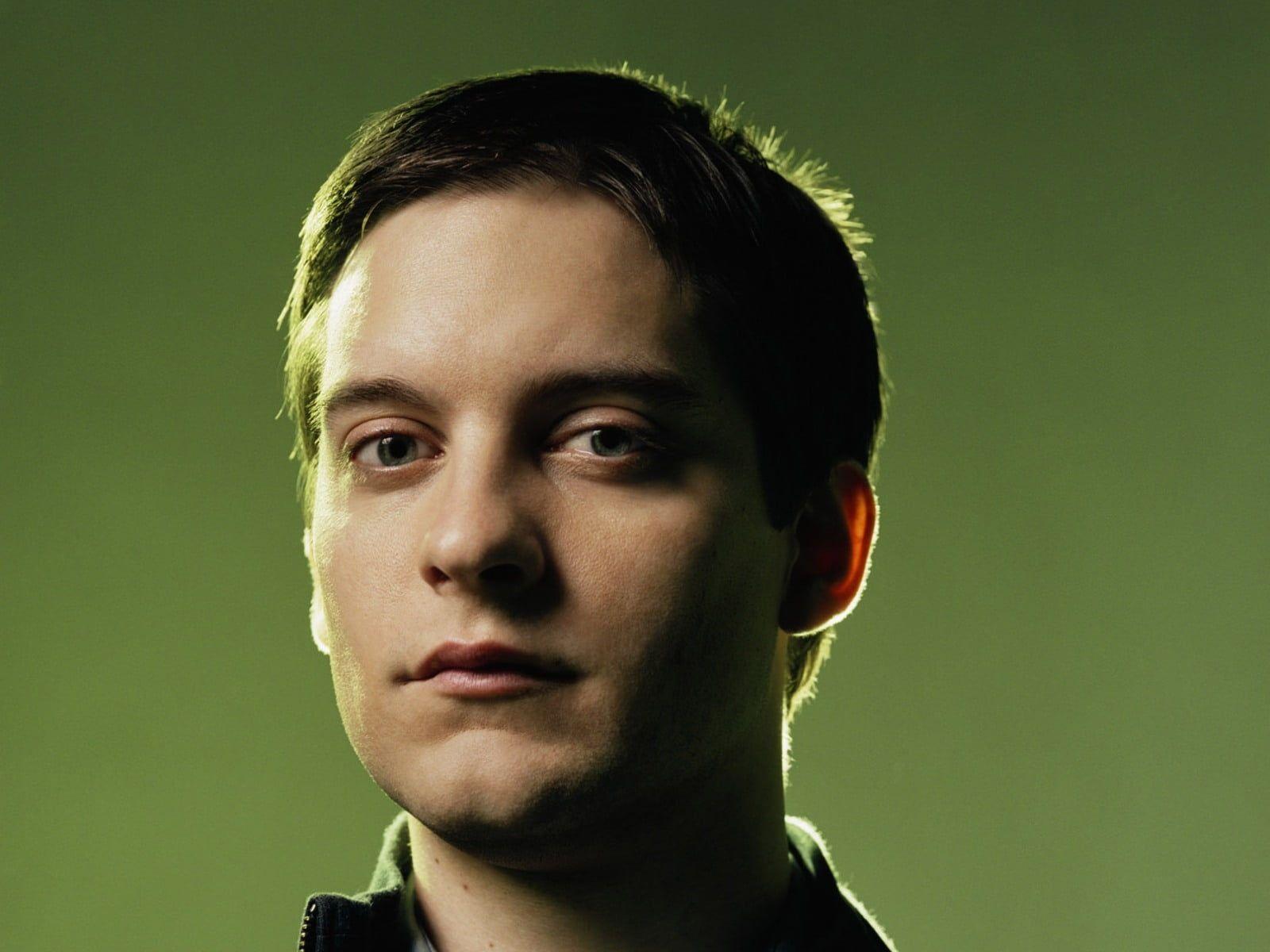 1600x1200 Tobey Maguire HD wallpaper