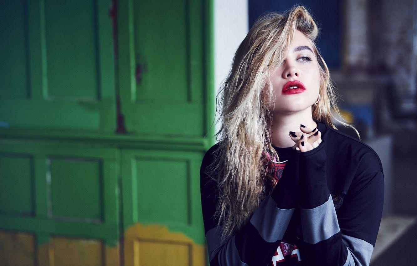 1332x850 Wallpaper girl, face, hair, makeup, Florence Pugh image