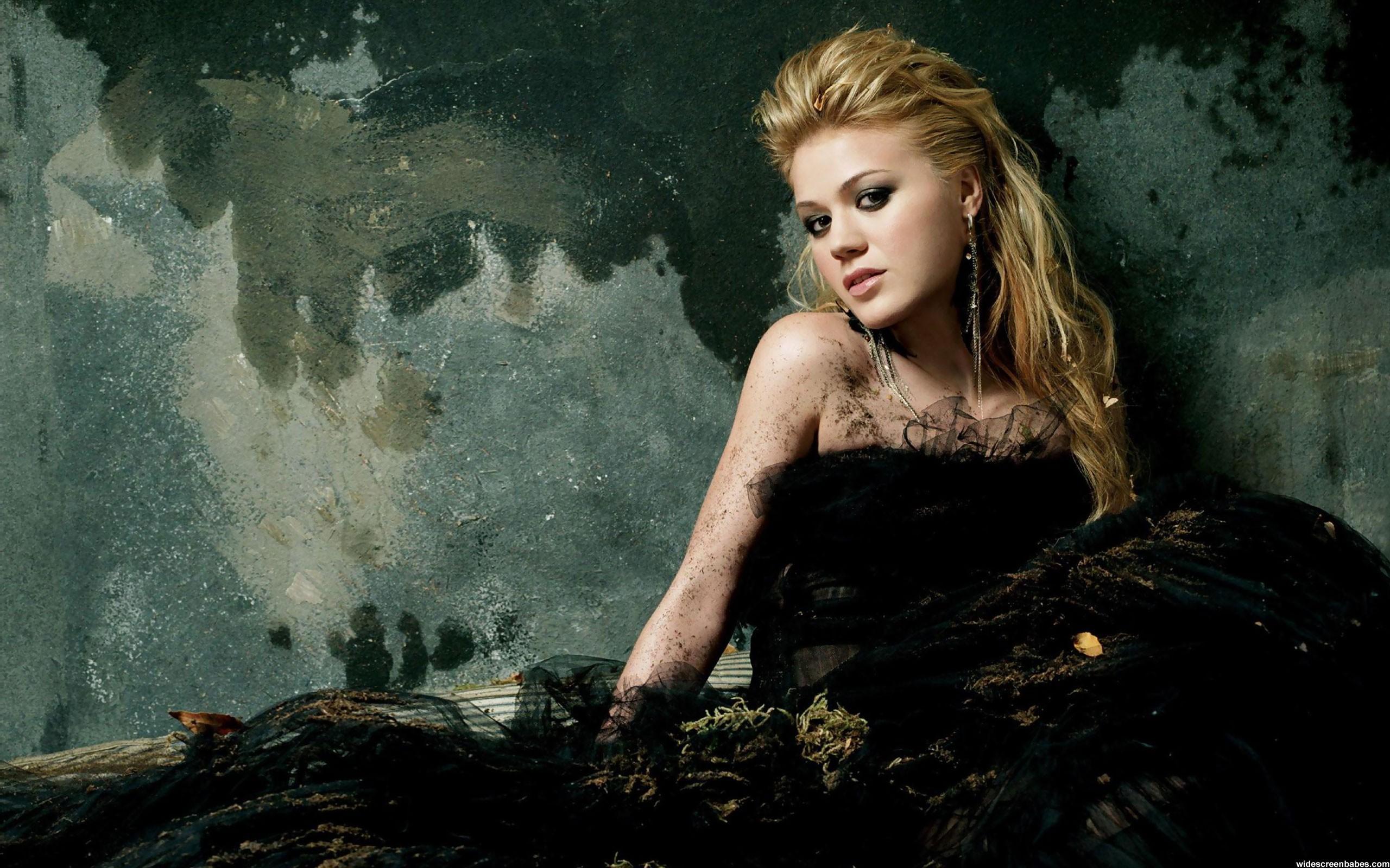 2560x1600 Florence Pugh Wallpaper