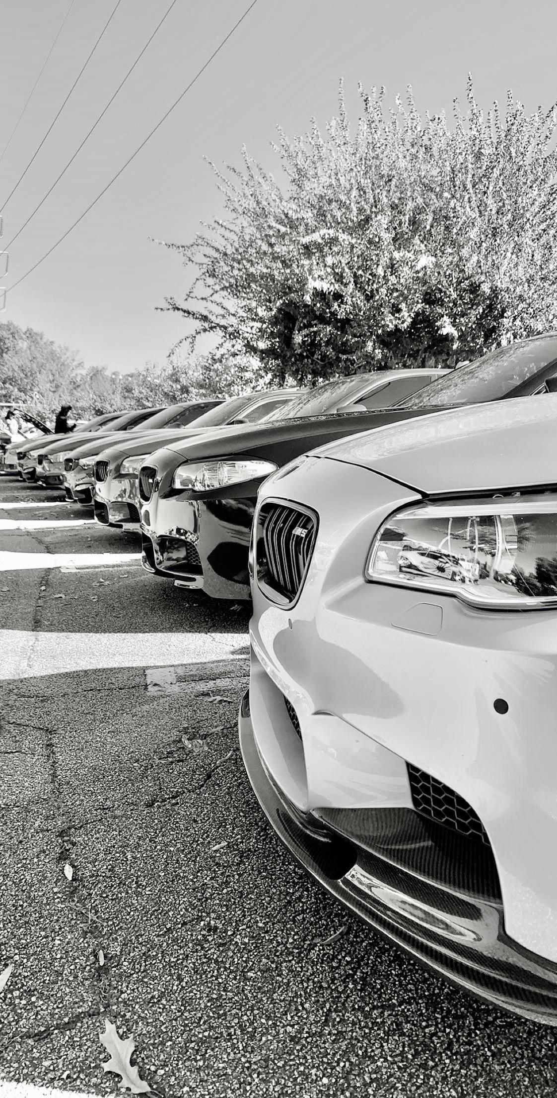 1122x2208 Wallpaper of F10 M5 and more in monochrome