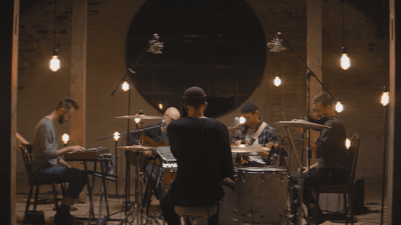 1366x768 Novo Amor Heiress Sessions