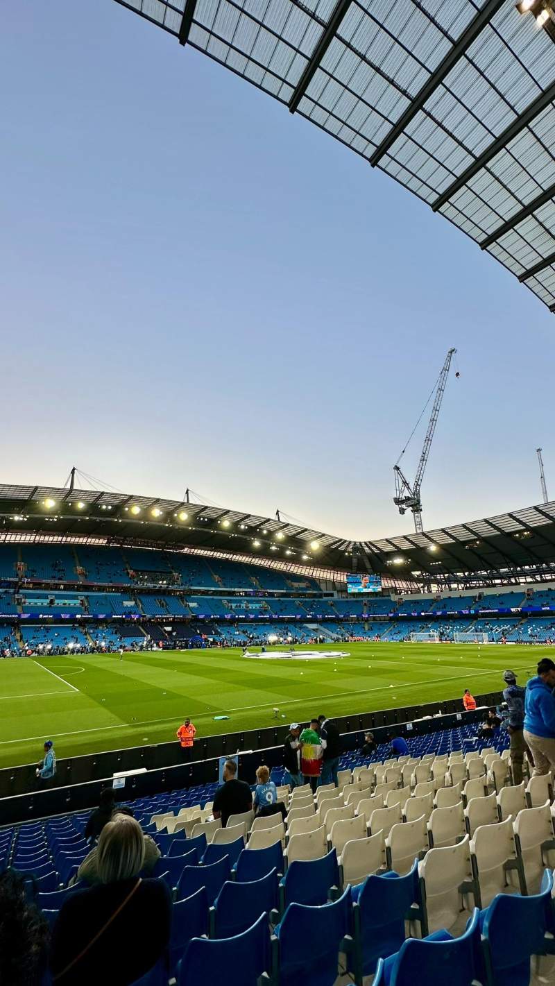800x1421 Etihad Stadium, Manchester, block row t, seat home of Manchester City FC