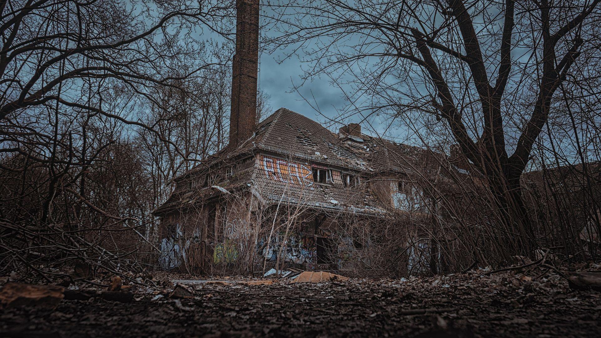 1920x1080 Old Historically Home Architecture Scary View Wallpaper