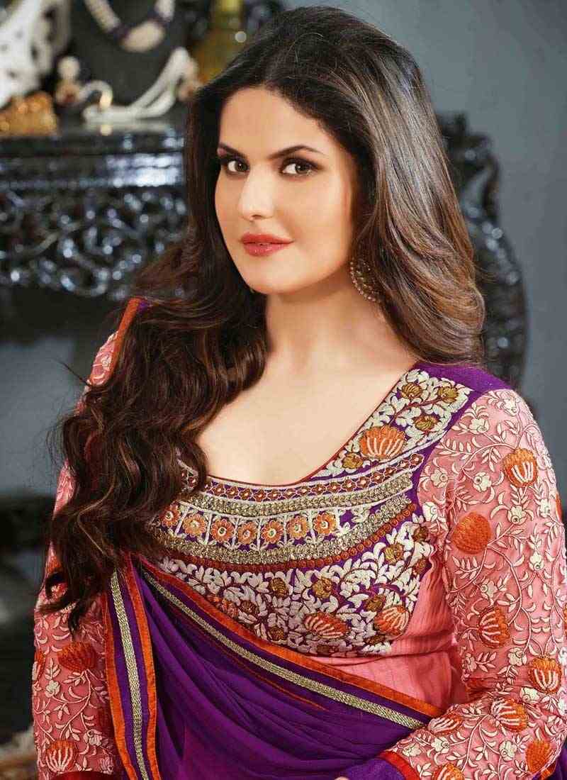 800x1100 Zarine Khan Wallpaper