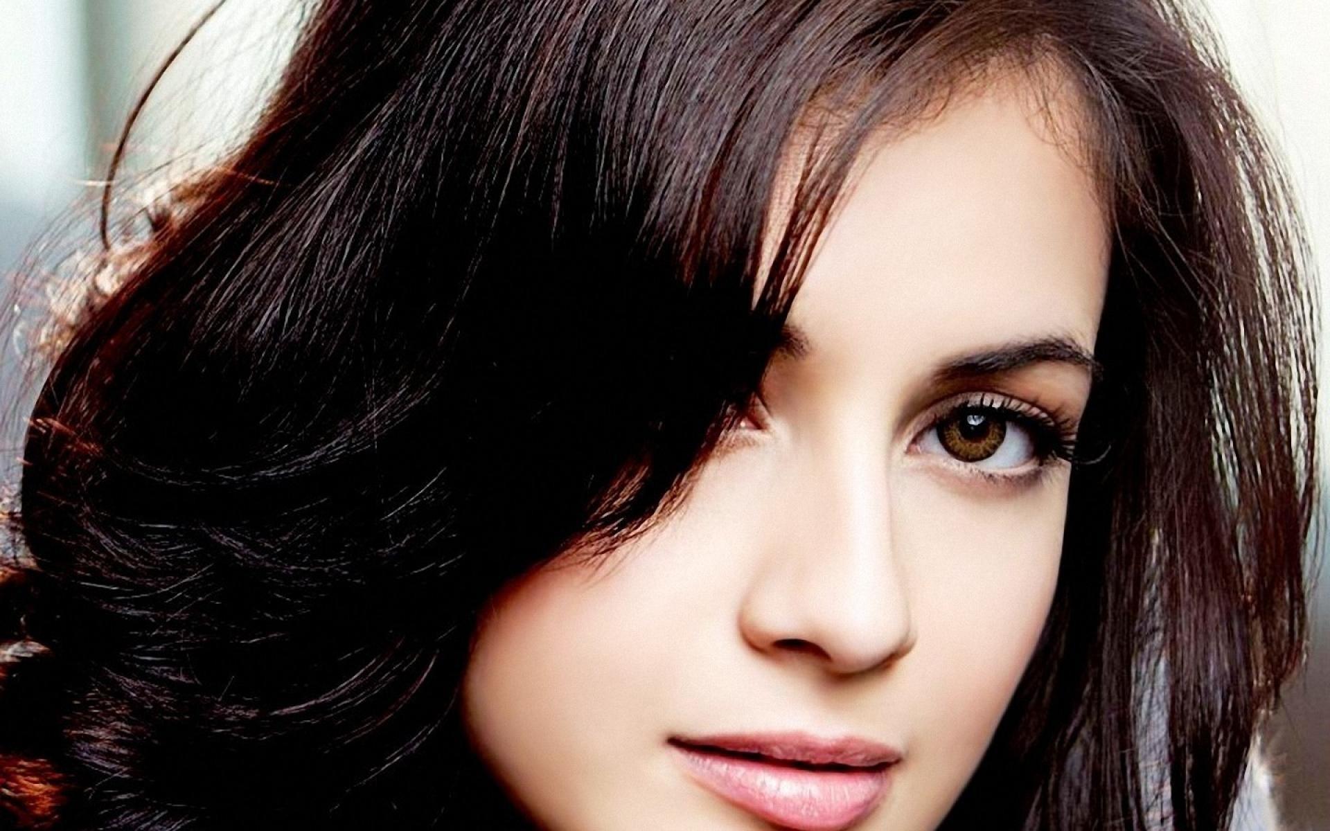 1920x1200 Dia Mirza Wallpaper