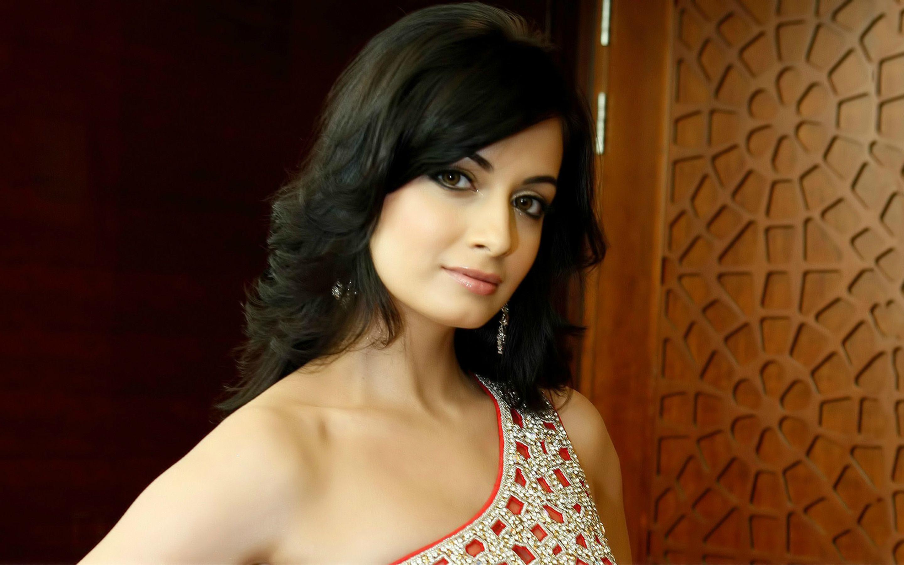 2880x1800 Dia Mirza Macbook Pro Retina HD 4k Wallpaper, Image