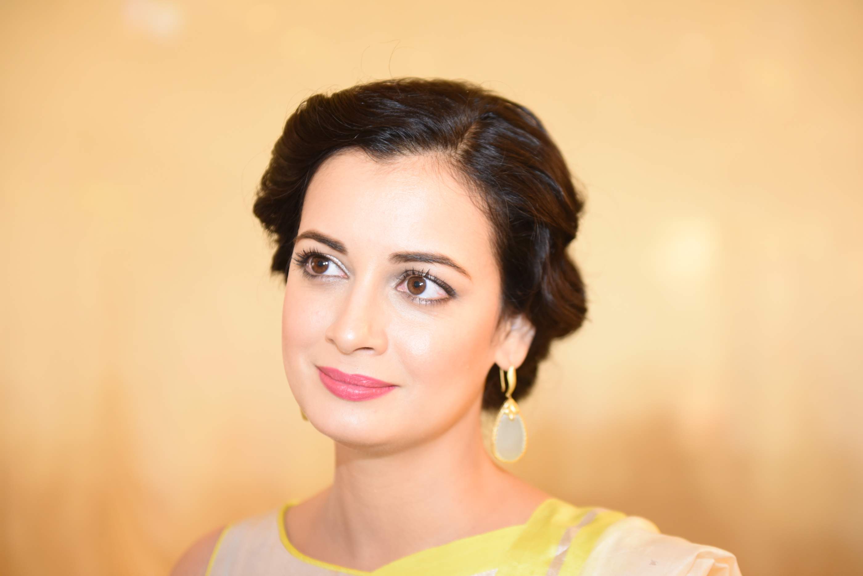 2800x1869 Dia Mirza Hot Picture And Latest HD Wallpaper