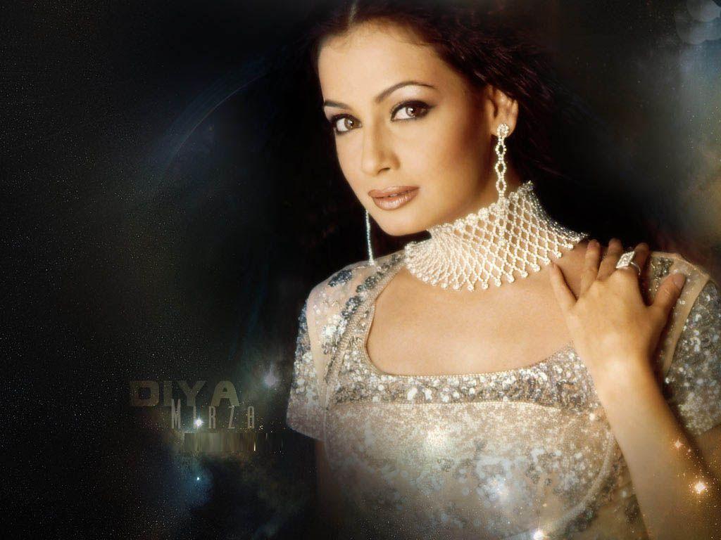 1024x768 Dia Mirza Mirza Wallpaper