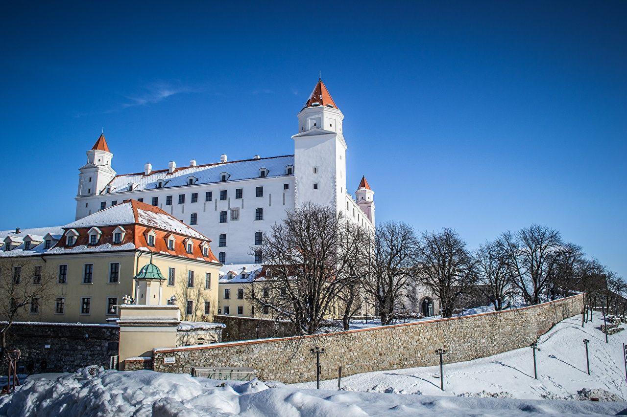 1280x853 Desktop Wallpaper Slovakia Bratislava castle Winter Snow Cities