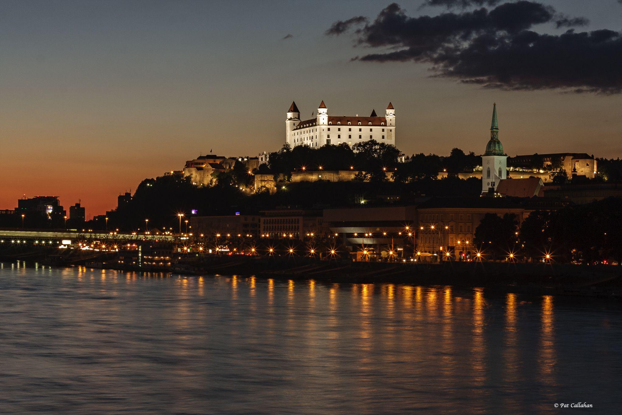 2048x1368 Free download Three days in Bratislava The World In Between