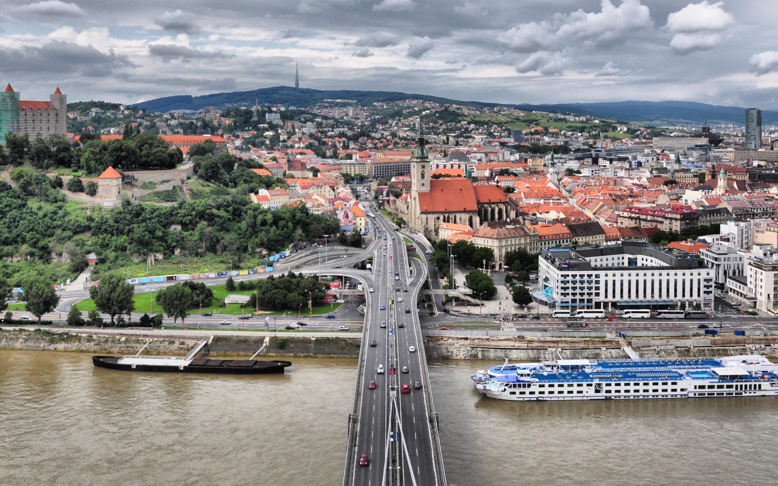 2560x1600 Bratislava