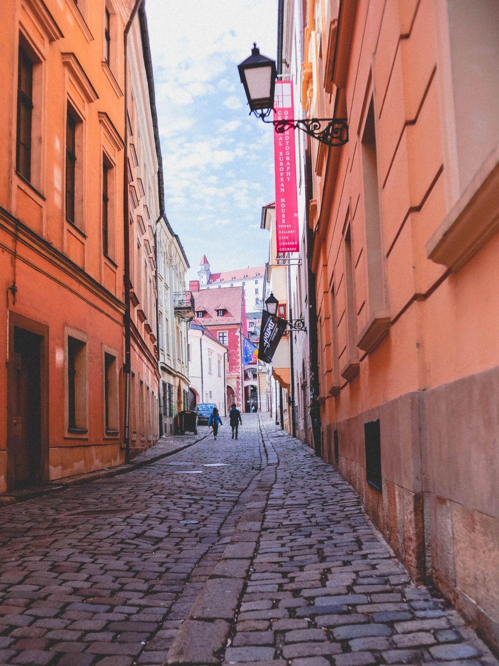 1000x1333 Free Bratislava Image
