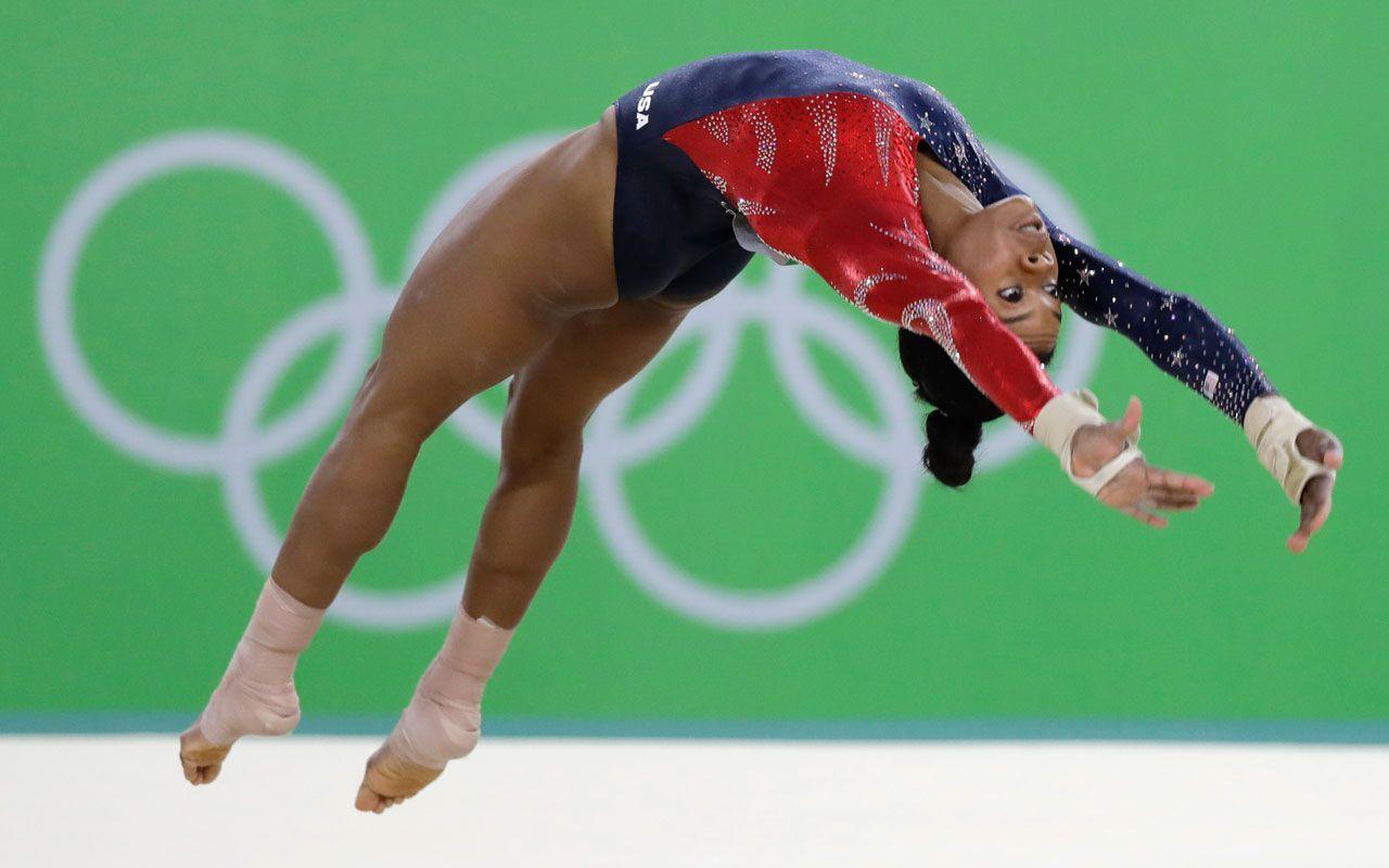 1280x800 Simone Biles Starts Out with Olympic Dazzle