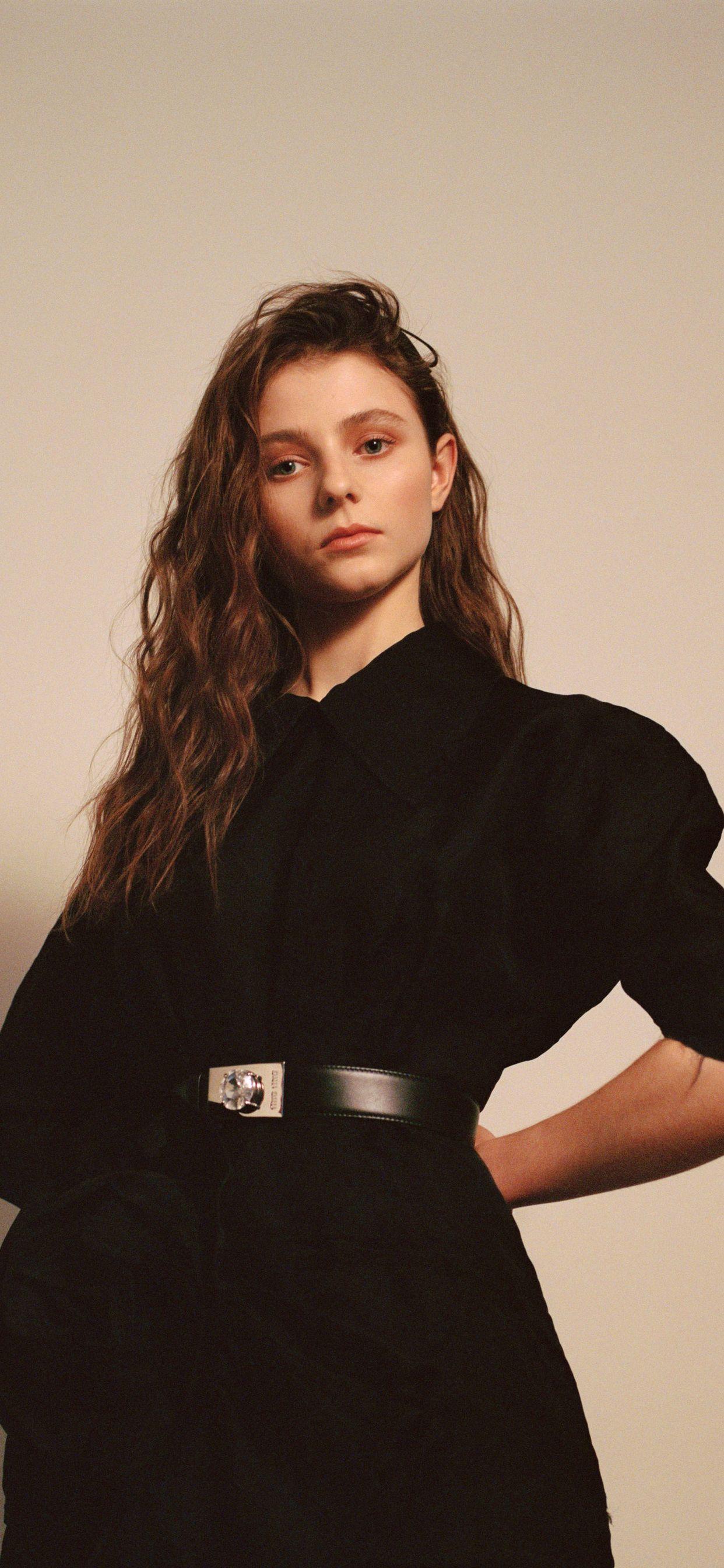1242x2688 Thomasin McKenzie Keith Oshiro Photohoot iPhone XS MAX
