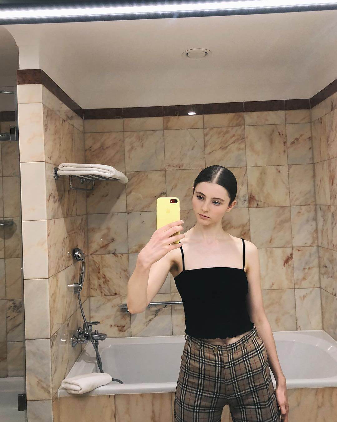 1080x1350 Hot Picture Of Thomasin McKenzie Which Will Make You Forget