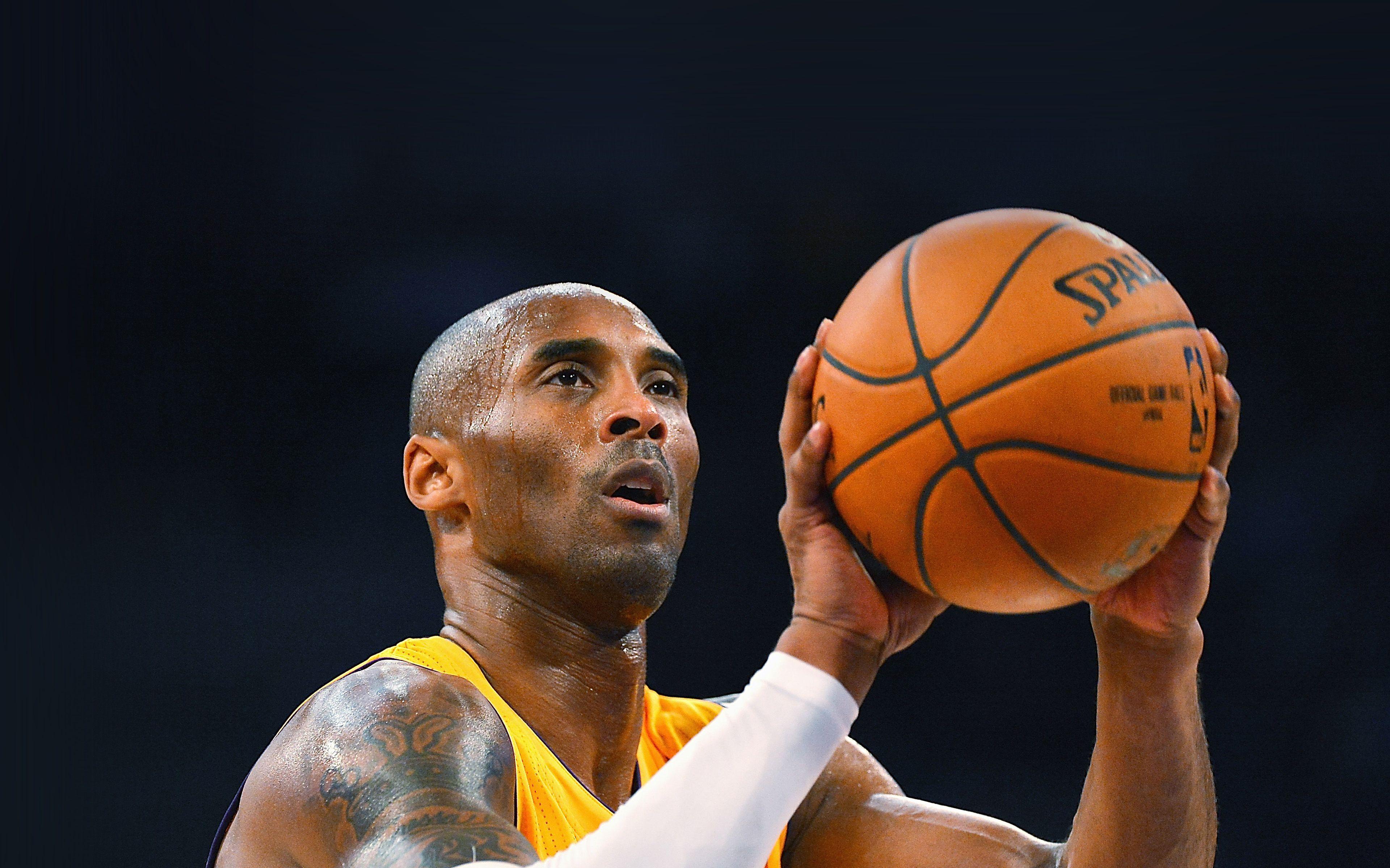 3840x2400 Kobe Bryant Master Nba Sports Shoot Wallpaper